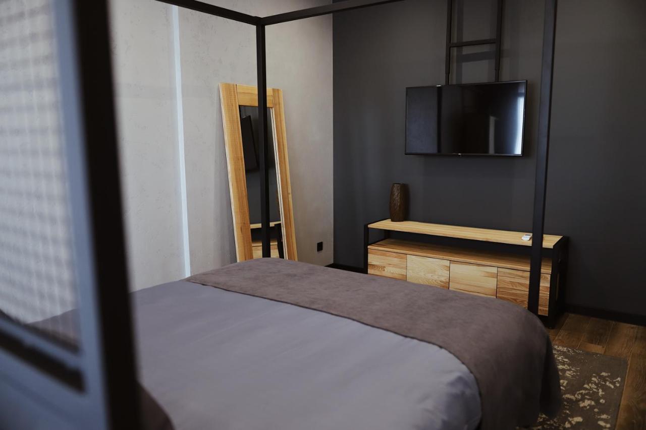 Kostjukowski Brand-New Apart-Hotel Львов Экстерьер фото